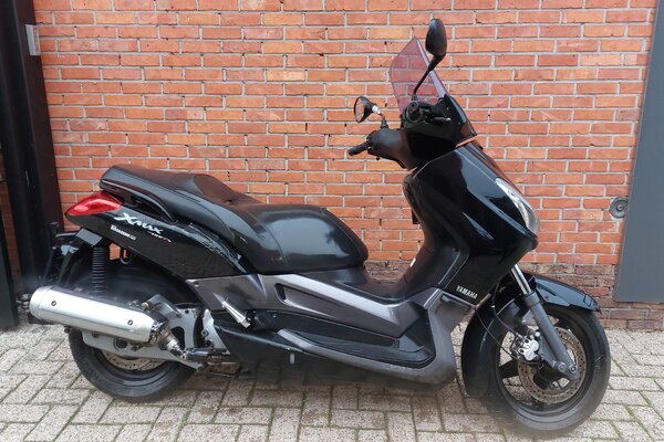VERKOCHT - Yamaha X-max 125 2009 scooter met werk aan  - 400 Euro