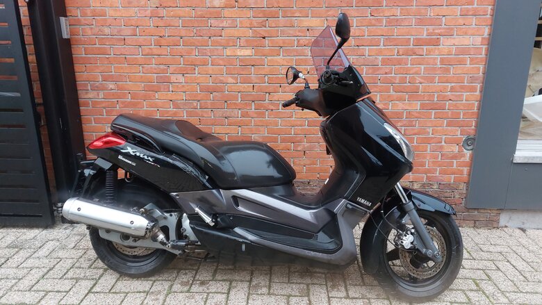 VERKOCHT - Yamaha X-max 125 2009 scooter met werk aan  - 400 Euro